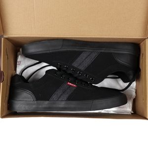 Levi's Miles Black Sneakers